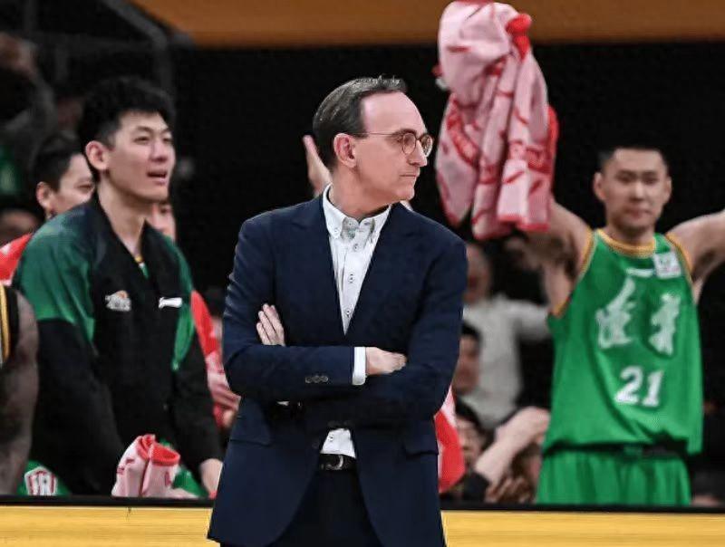 爱游戏体育-CBA第一阶段最终排名：上海第1广厦第2，山东坐6望4，辽宁掉第11
