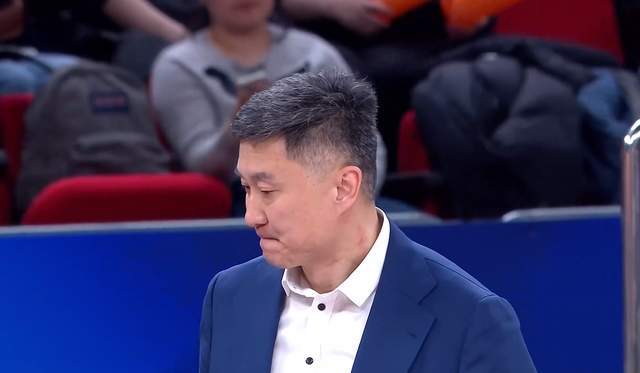 爱游戏体育登录入口-央视直播！好戏来了，徐昕PK杜锋，球迷力挺徐昕报仇，杜锋咋整